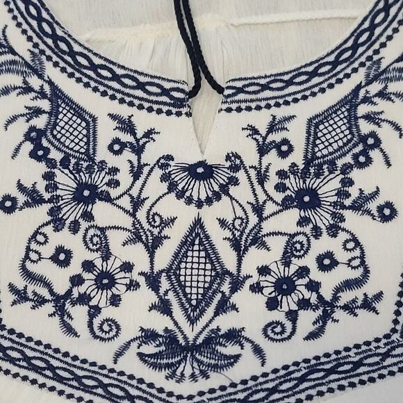 Arianna's by Howard's embroidered ladies cover up white Size OS Resort Wear - Picture 8 of 8